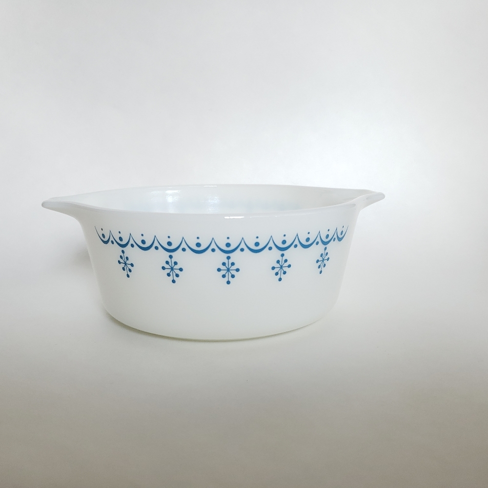 Pyrex snowflake garland milk glass dish